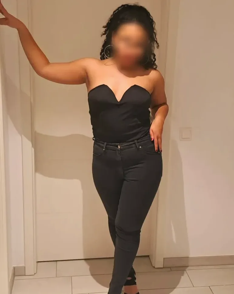 Ariadna, 27 años