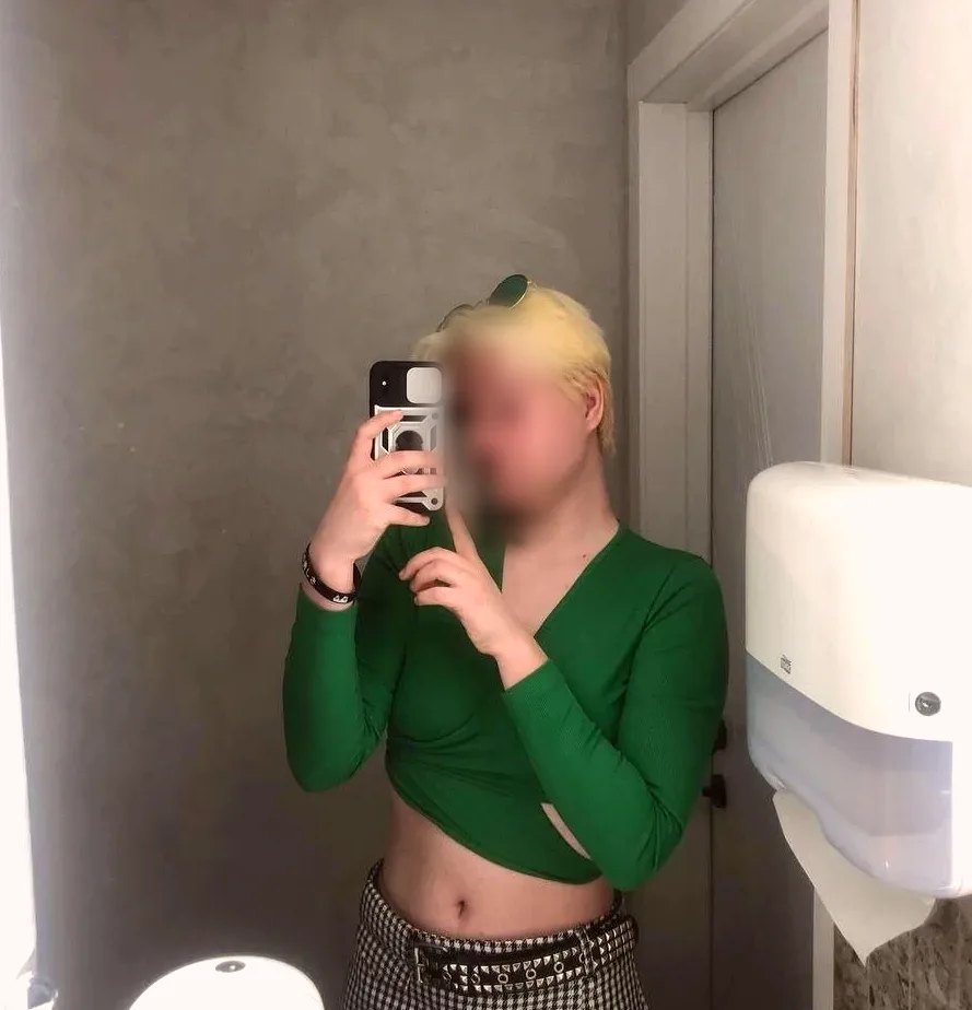 Isabel, 20 años